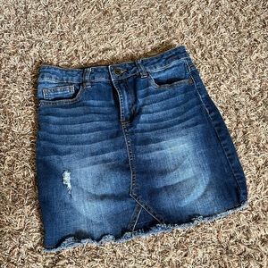 Levi skirt, size 3 super stretchy and comfy!